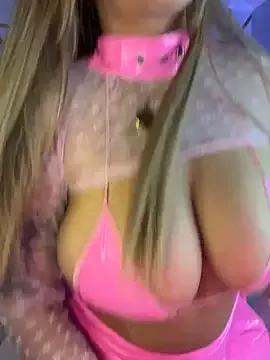 Try our girls live displays and explore the company of endless strippers, with beautiful physiques, vibrating toys and more.