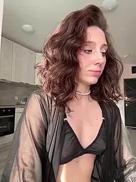 MiaaLoveeee from StripChat is Freechat