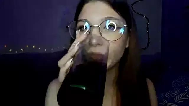 MiaamaLoveLyslt from StripChat is Freechat