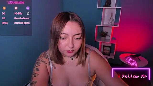 Try our girls live displays and explore the company of endless strippers, with beautiful physiques, vibrating toys and more.