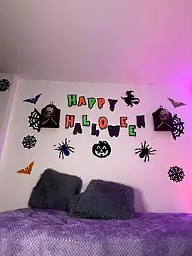 MiaCollinssx from StripChat is Freechat