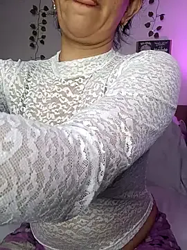 MiaLoren_cg — ACEITE EN MIS PIES