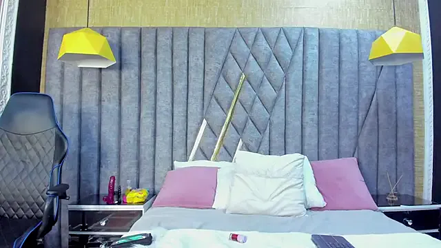 MiaSwaan — dildo en mi  pussy 5minutos