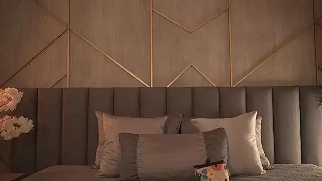 Try our girls live displays and explore the company of endless strippers, with beautiful physiques, vibrating toys and more.