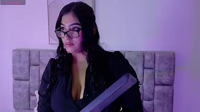 Try our girls live displays and explore the company of endless strippers, with beautiful physiques, vibrating toys and more.