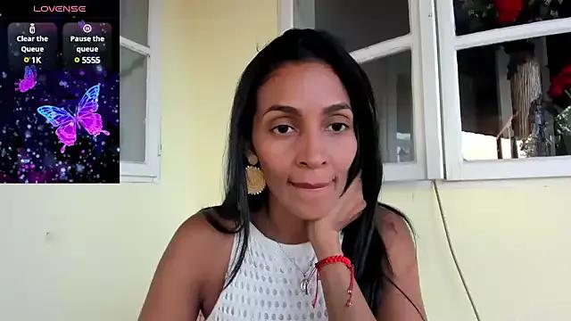 Mila-yang from StripChat is Freechat