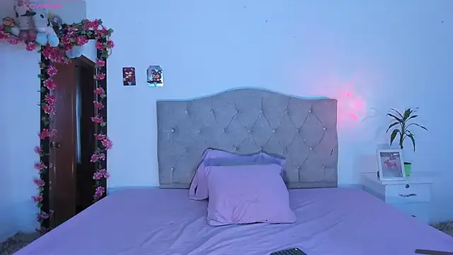 Mila_1wood — take off your clothes and dance naked