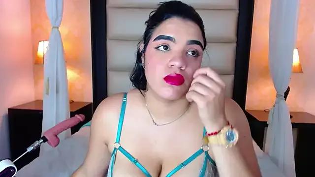 MilaLarue from StripChat is Freechat