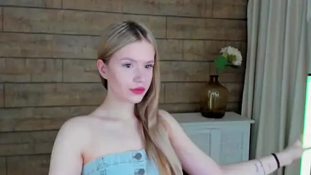 MilanaBalmain from StripChat is Freechat