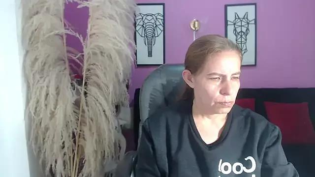 Milf_karlye from StripChat is Freechat