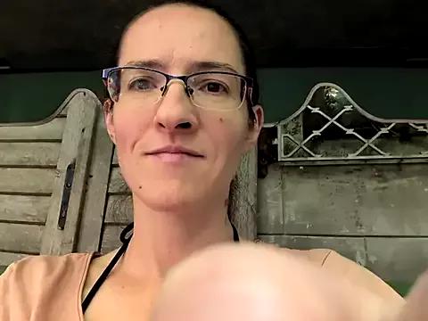 Milky_hairy_mommy from StripChat is Freechat