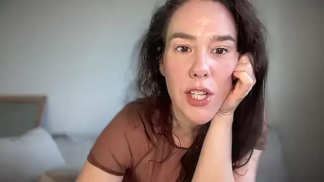 Try our girls live displays and explore the company of endless strippers, with beautiful physiques, vibrating toys and more.