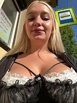 Try our girls live displays and explore the company of endless strippers, with beautiful physiques, vibrating toys and more.