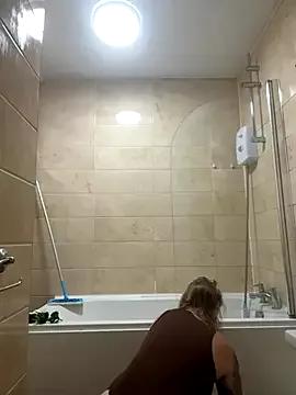 MimiMaee from StripChat is Freechat
