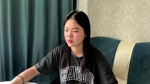 MIMIMary from StripChat is Freechat