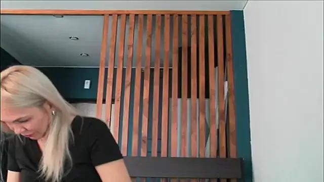 minaskaya from StripChat is Freechat