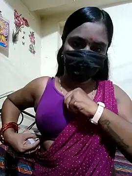 mini-queen from StripChat is Freechat