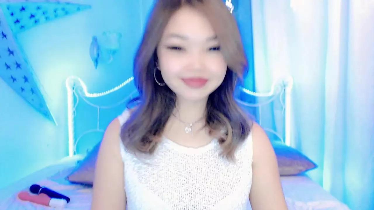 MinnieBoo from StripChat