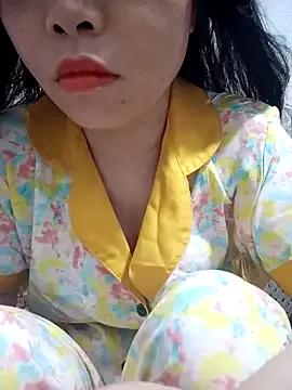 Try our girls live displays and explore the company of endless strippers, with beautiful physiques, vibrating toys and more.