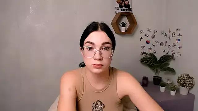 Try our girls live displays and explore the company of endless strippers, with beautiful physiques, vibrating toys and more.