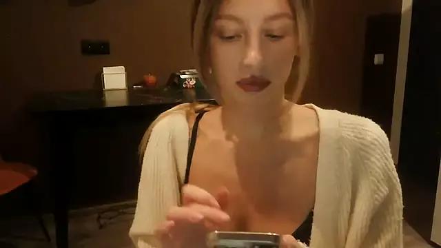 Miralyn from StripChat is Freechat