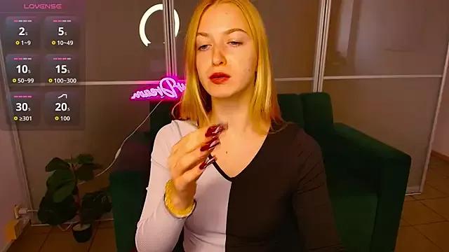 Try our girls live displays and explore the company of endless strippers, with beautiful physiques, vibrating toys and more.