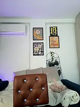 mishelkrave_ — Naked & tease 