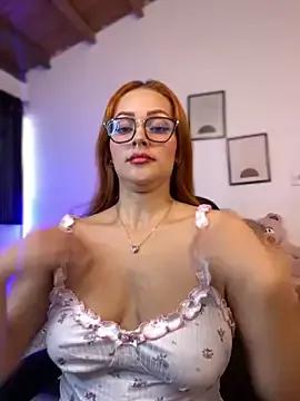 Try our girls live displays and explore the company of endless strippers, with beautiful physiques, vibrating toys and more.