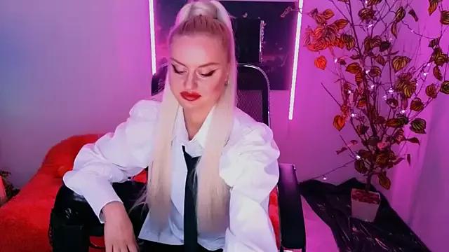 Try our girls live displays and explore the company of endless strippers, with beautiful physiques, vibrating toys and more.