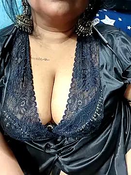 miss_cherry17 from StripChat is Freechat