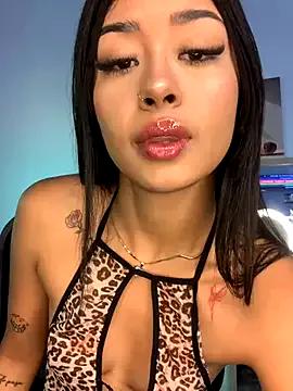 Try our girls live displays and explore the company of endless strippers, with beautiful physiques, vibrating toys and more.