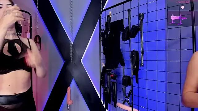 Try our girls live displays and explore the company of endless strippers, with beautiful physiques, vibrating toys and more.