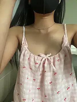 Try our girls live displays and explore the company of endless strippers, with beautiful physiques, vibrating toys and more.