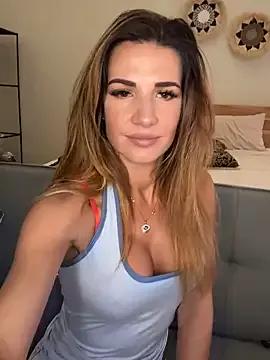 MissBinx from StripChat is Freechat