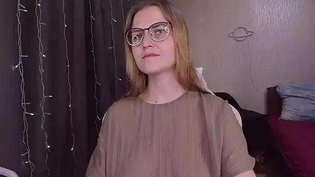 MissBrightShine from StripChat
