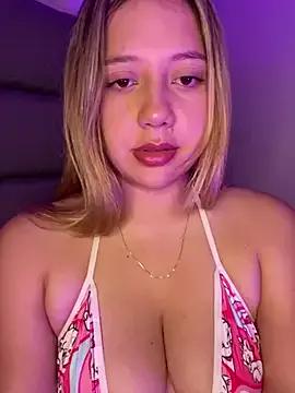 Try our girls live displays and explore the company of endless strippers, with beautiful physiques, vibrating toys and more.
