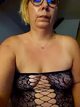 Try our girls live displays and explore the company of endless strippers, with beautiful physiques, vibrating toys and more.