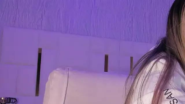 missjuliaa_ from StripChat is Freechat