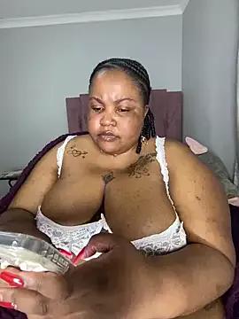 MissLola27 from StripChat