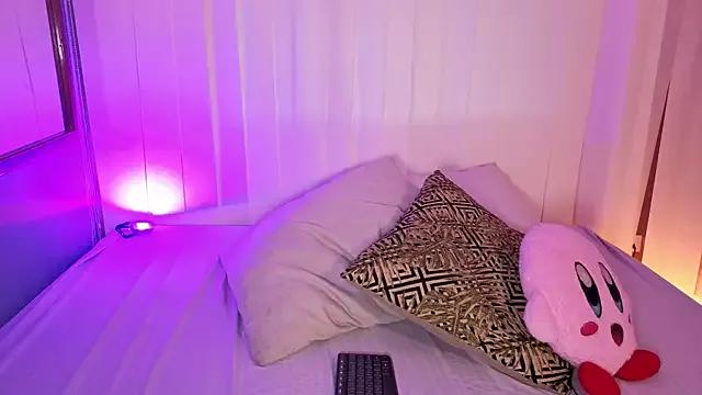 Try our girls live displays and explore the company of endless strippers, with beautiful physiques, vibrating toys and more.