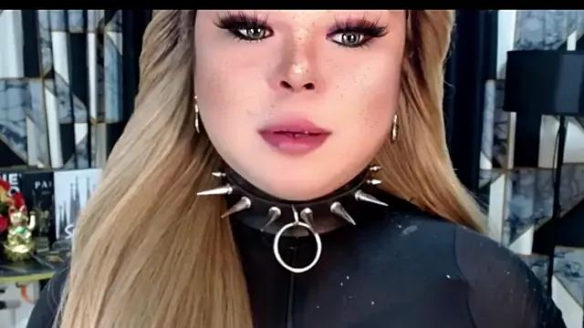 Mistress_CassieXX from StripChat is Freechat