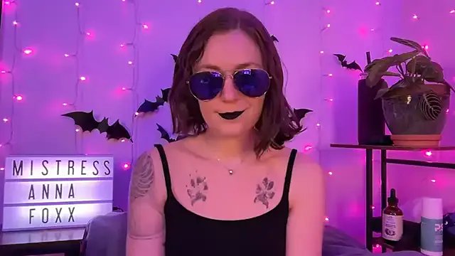 mistressannafoxx — shorts off