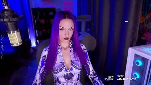 Try our girls live displays and explore the company of endless strippers, with beautiful physiques, vibrating toys and more.