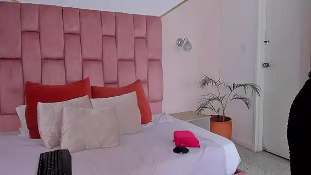 molly_gomezz from StripChat is Freechat