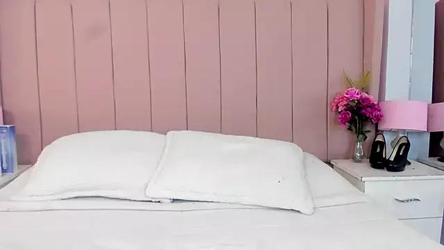 MollyBigBoobs12 from StripChat is Freechat