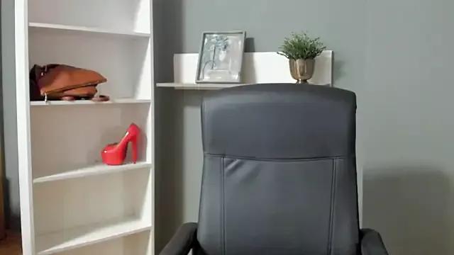 Try our girls live displays and explore the company of endless strippers, with beautiful physiques, vibrating toys and more.