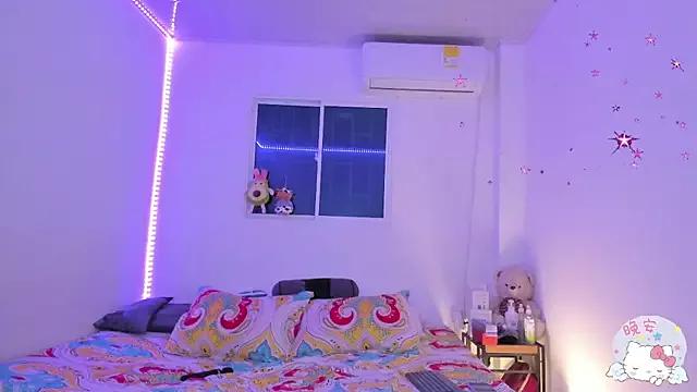 MollyG18 from StripChat