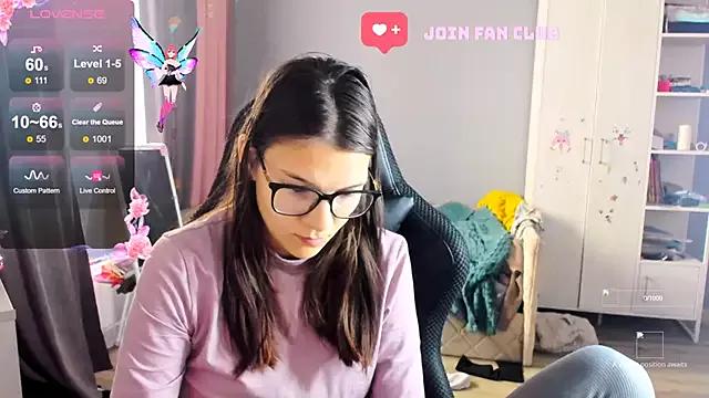 Try our girls live displays and explore the company of endless strippers, with beautiful physiques, vibrating toys and more.