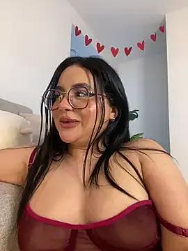 Try our girls live displays and explore the company of endless strippers, with beautiful physiques, vibrating toys and more.