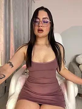 Try our girls live displays and explore the company of endless strippers, with beautiful physiques, vibrating toys and more.